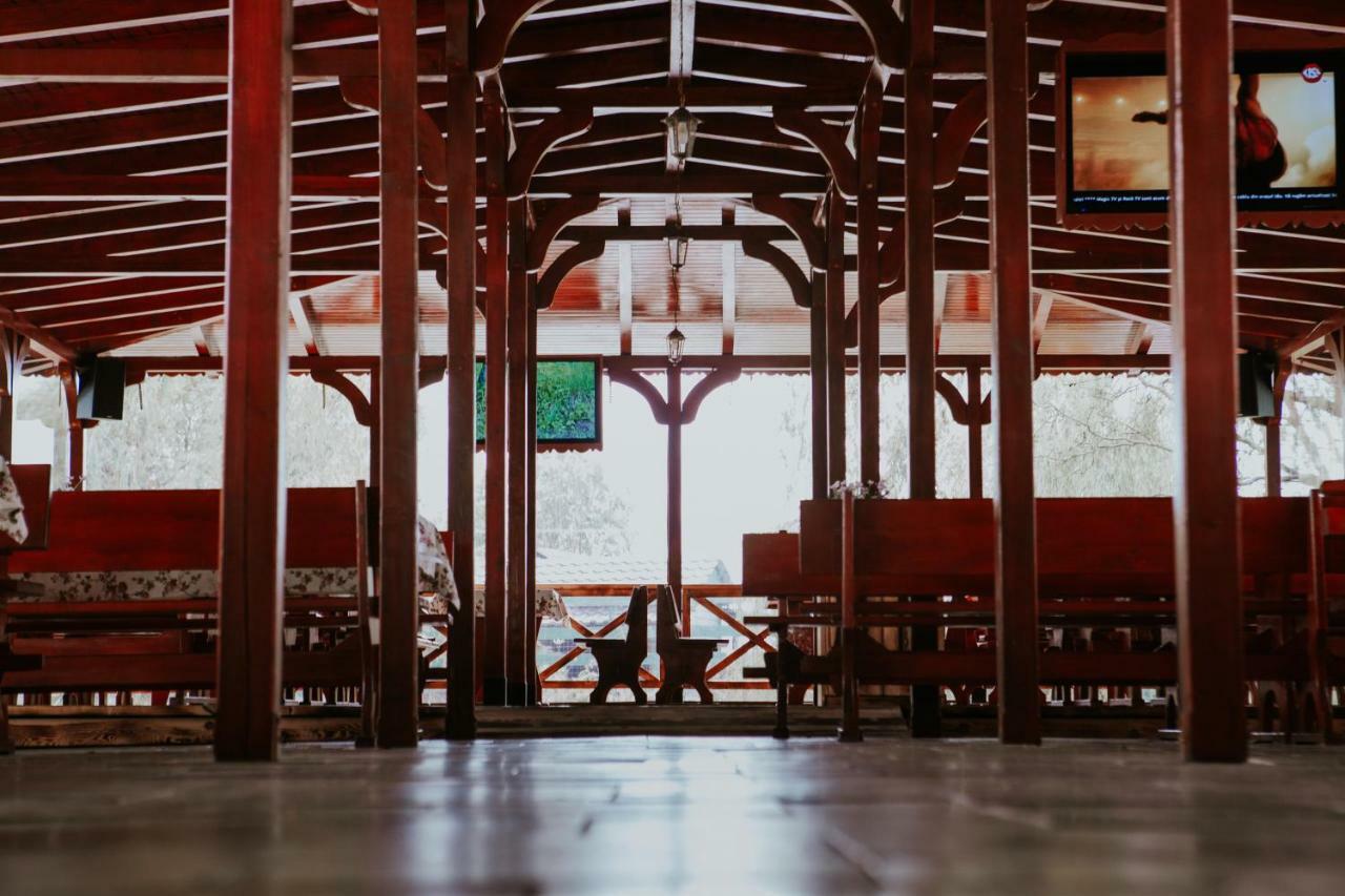 Hotel-Restaurant Milenium Salonta Экстерьер фото